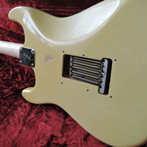 1971 Fender Stratocaster – graffity yellow