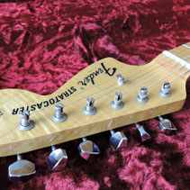 1971 Fender Stratocaster – graffity yellow