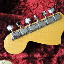 1971 Fender Stratocaster – graffity yellow