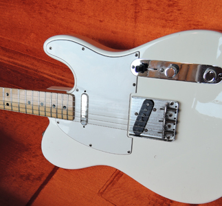 1979 Fender Stratocaster - white